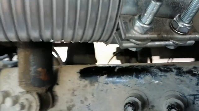 Стягиваем хомут не сгибая болты!!! Маленький лайфхак!!! смотреть онлайн