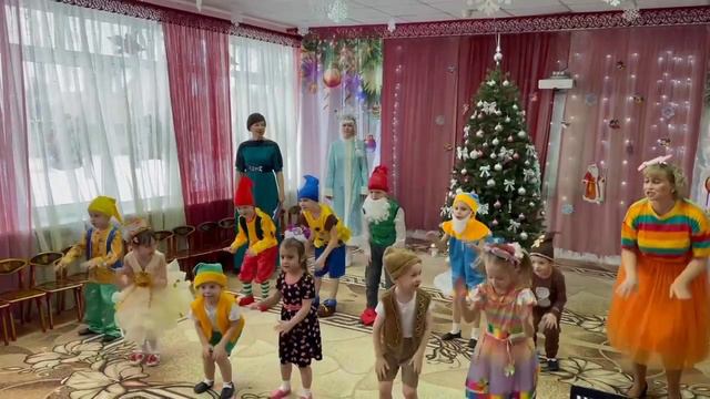 Новогодний утренник, группа «Лютик», восп. Короткова Н.В., муз.рук. Малютина Н.В. смотреть онлайн