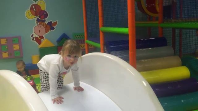 Канал для детей Kids Tv Играем в детской комнате Have Some Fun In Kid's Play Yard Саша Калинка