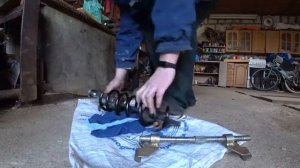 Замена задней пружины в Renault Logan 2