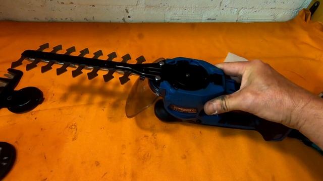 Makita Akku Grasschere DUM604RFX Umbauen смотреть онлайн