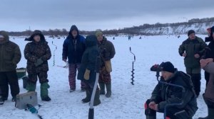 Соревнование по рыбалке. Павлово на Оке на затоне Грязная. Зимняя рыбалка.