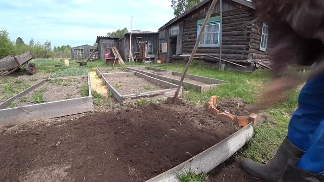 ЖИЗНЬ ПРОСТОГО ПАРНЯ В ДЕРЕВНЕ. смотреть онлайн