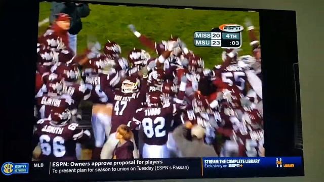 1999 Hail State Celebration - Who Let The Dogs Out смотреть онлайн