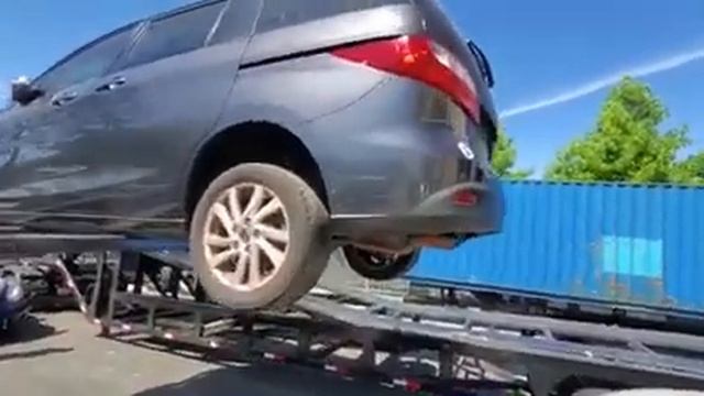 Авто из США Mazda 5