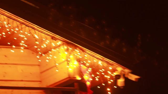 Отзыв клиента об установке новогоднего освещения командой Землечист смотреть онлайн