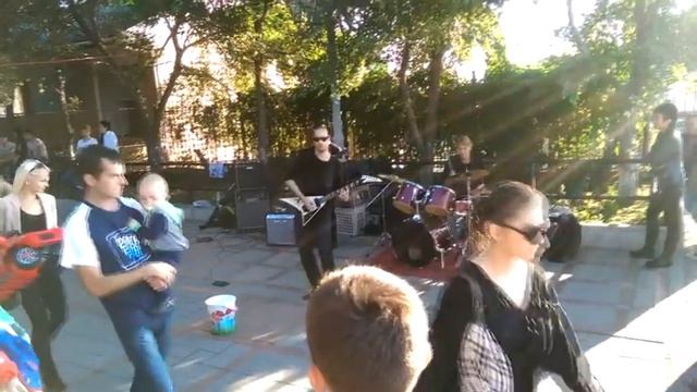 Уличные музыканты во Владивостоке, часть 1 смотреть онлайн