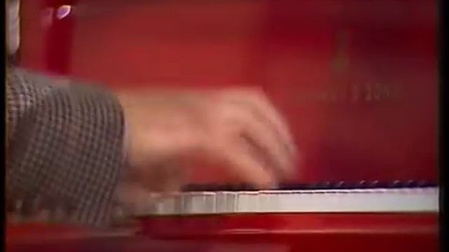 Раймонд Паулс - Листья желтые (instrumental) смотреть онлайн