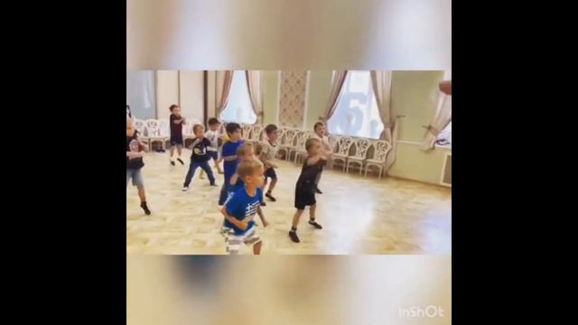 Первое открытое занятие студии "Балеточка" в саду на Остоженке. смотреть онлайн