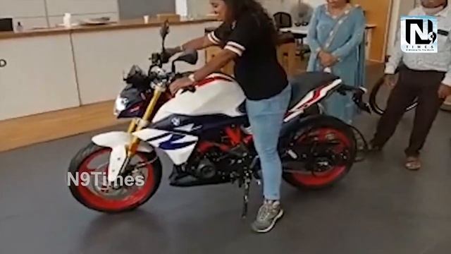 First Female BMW G 310 R, Rider Satadru Satapathy смотреть онлайн