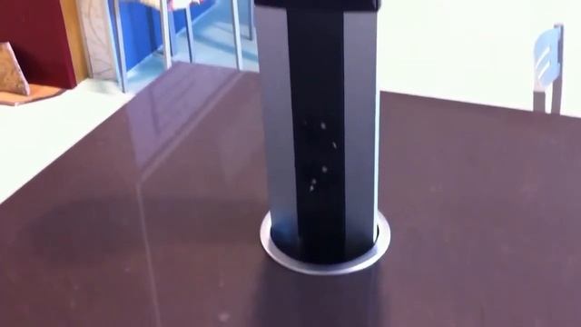 Встраиваемая розетка в столешницу смотреть онлайн