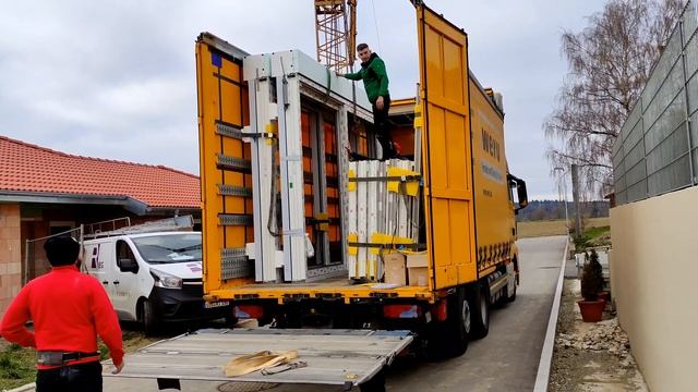 59. Начинают ставить ОКНА!!! Без ПРОБЛЕМ не обошлось. Стройка продвигается | Свой дом в Германии смотреть онлайн