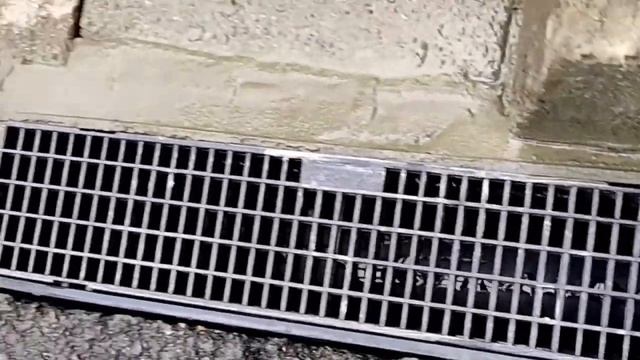 Лотки для ливневой канализации, монтаж водоотведения смотреть онлайн