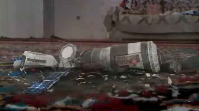 Падение спутника)) смотреть онлайн