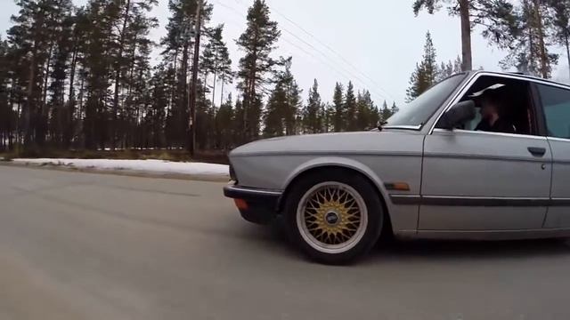 BMW E28 with m30b35 engine смотреть онлайн