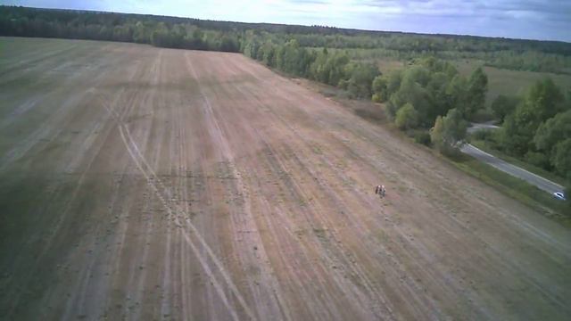 Полет в поле, недалеко от Бородянки. G-2D пал смертью храбрых, приняв весь удар на себя. смотреть онлайн