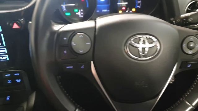 YM67MXR - 2018 Toyota Auris HYBRID AUTO CALL LYNN 086 4621523 18,900