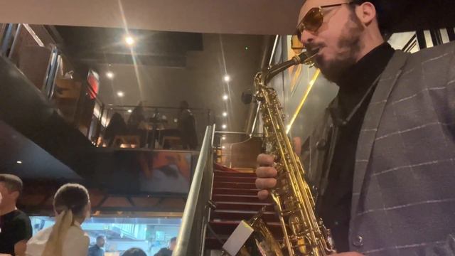 DJSAXLONDON смотреть онлайн