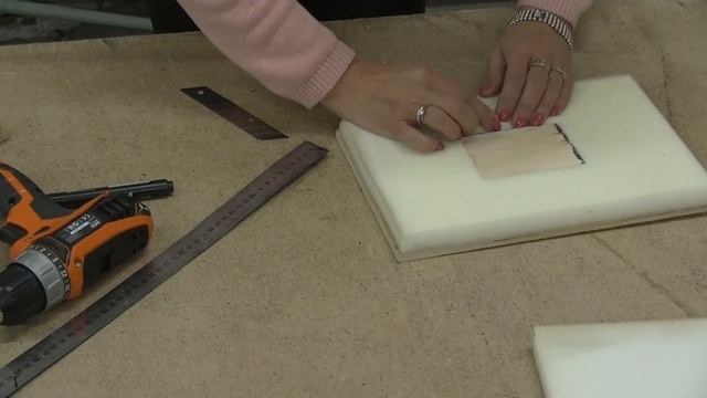 Как сделать мягкую панель и прикрутить к ней вешалку. (Do-it-yourself Furniture. DIY)