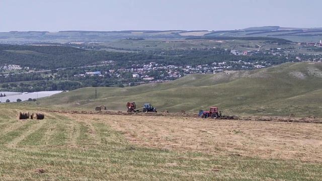 Заготовка сена на склонах горы Лена (Ставропольский край) смотреть онлайн