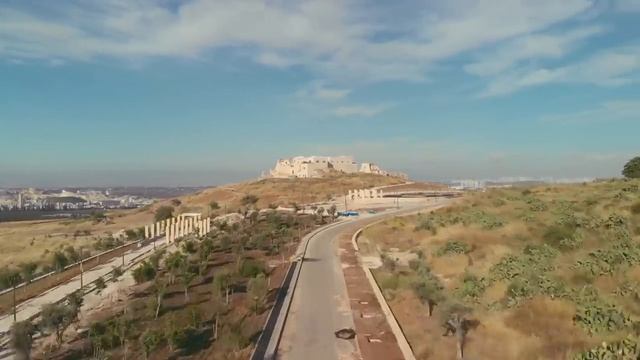 Великаны против гигантов сражаются людьми. Инопланетные вторжения описаны в литературе 16 века. смотреть онлайн