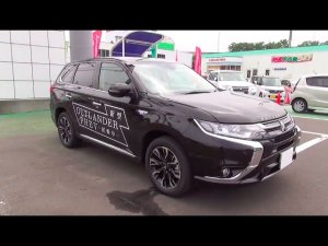 2015 MITSUBISHI OUTLANDER PHEV G Обзор Японского внедорожника с правым рулём. (Интерьер и экстерьер)