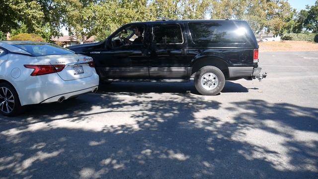 Ford Excursion- Крупнейший Внедорожник или Средний Грузовик? смотреть онлайн