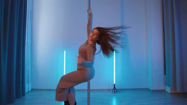 Pole_Exotic_Janna_Fomchenkova___Минаева_-_На_ощупь смотреть онлайн