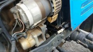 Сливаю воду с трактора МТЗ 892 и тракторов ЮМЗ 6
