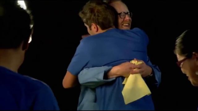 Распространение вирусов и бактерий через прикосновение и предметы | Наглядный эксперимент смотреть онлайн