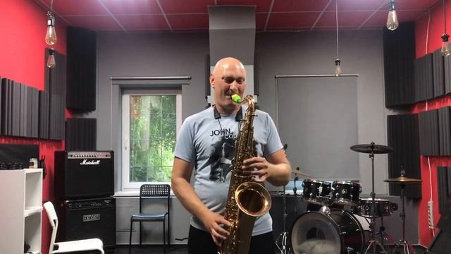 СубТон на Саксе смотреть онлайн