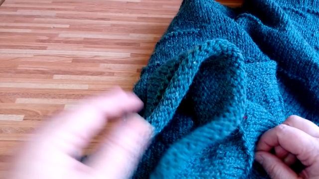 Накидка-жилетка из прямоугольника почти готова/ как сложить полотно при сшивании смотреть онлайн