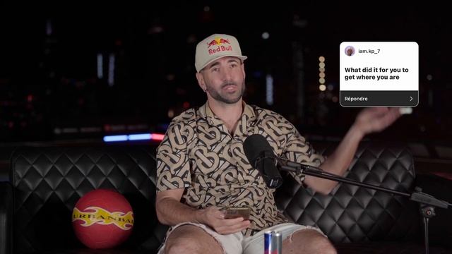 Why Am I Not A Professional Footballer? ? Séan Freestyle - PODBALL Episode 4 смотреть онлайн