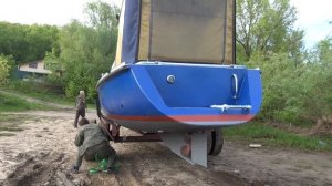 Спускаем катер на воду!