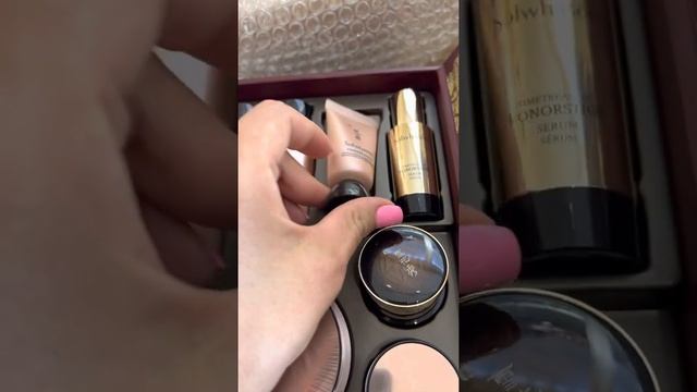 Распаковка sulwhasoo Timetreasure, the history of Whoo, Ohui . Unpacking смотреть онлайн
