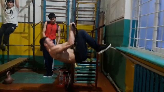 Подтягивания в закрытом висе смотреть онлайн