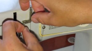 Як заправити нитку в швейній машинці Подольськ142