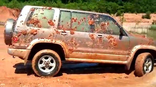 Isuzu Trooper Off Road 4x4 Mudding Crash Test Stuck In Mud фиаско братан