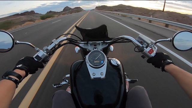 How fast is Honda Shadow 750? смотреть онлайн