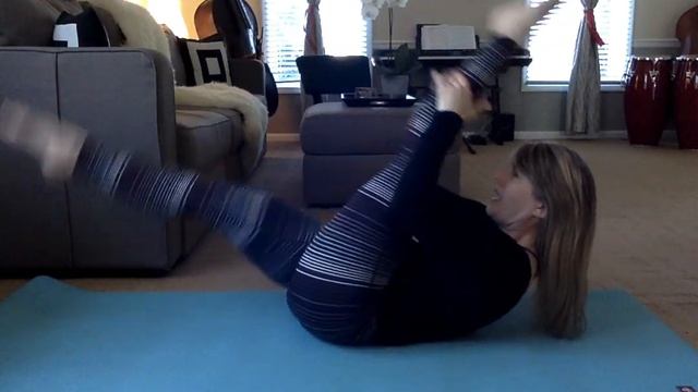 Day 4 Pilates 1 2 & 3 of 10 Day Challenge смотреть онлайн
