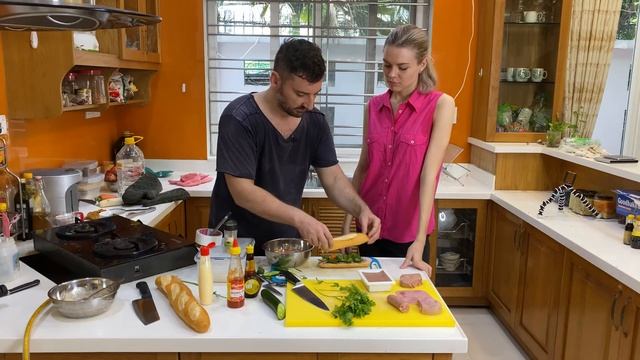 Как приготовить banh mi дома (3 версии вьетнамского сендвича) смотреть онлайн
