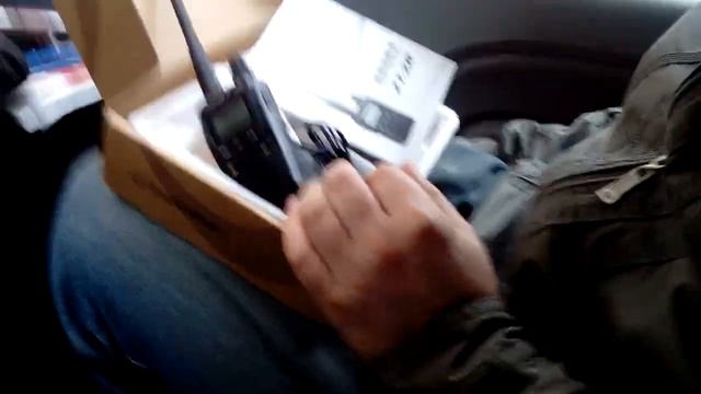 Рация Zastone ZT-2R (типа Yaesu VX-2R)) - распаковка смотреть онлайн