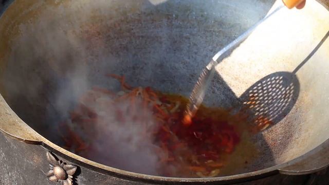 ГНЕЗДА с ФАРШЕМ в КАЗАНЕ. Рецепт приготовления макарон с фаршем и сыром фета. ENG SUB смотреть онлайн