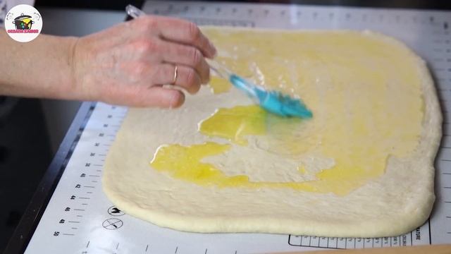 Булочки с маком и глазурью. Тесто удивительно простое а булочки неописуемо вкусные. Mohnschnecken. смотреть онлайн