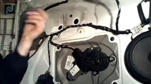 Как снять извлечь заменить стекло передней двери SKODA FABIA(2011)demontaz zamiana szyby drzwi przo