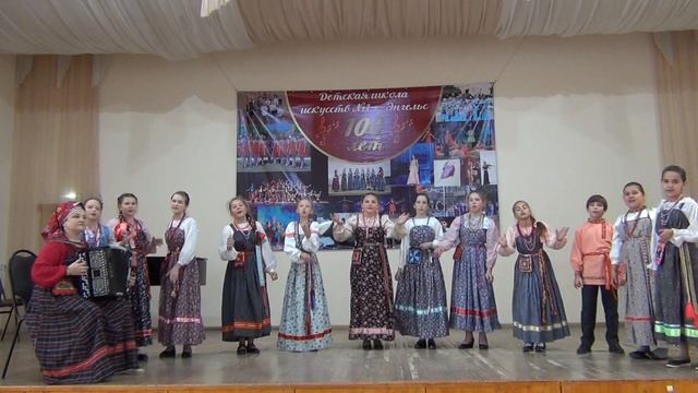 "Ехали танкисты".Песня времён ВОВ. Фольклорный ансамбль "Теремок"."ДШИ №1 им.П.А.Фролова ЭМР". смотреть онлайн