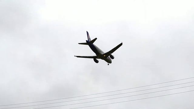 Airbus a319 Ural Airlines заходит на посадку в аэропорт Минеральные Воды смотреть онлайн