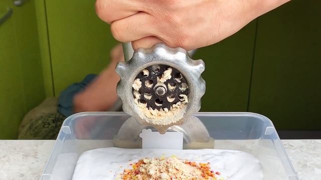 Experiment Meat grinder vs Caramel | Crushing Crunchy & Mixing Caramel Into Slime смотреть онлайн