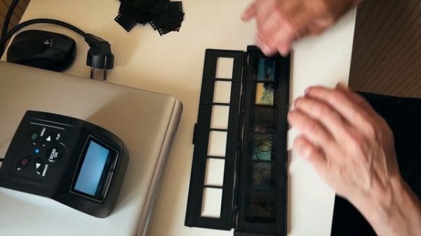 Оцифровка фотопленки сканером в домашних условиях. Digitizing film with a Film Scanner at home.