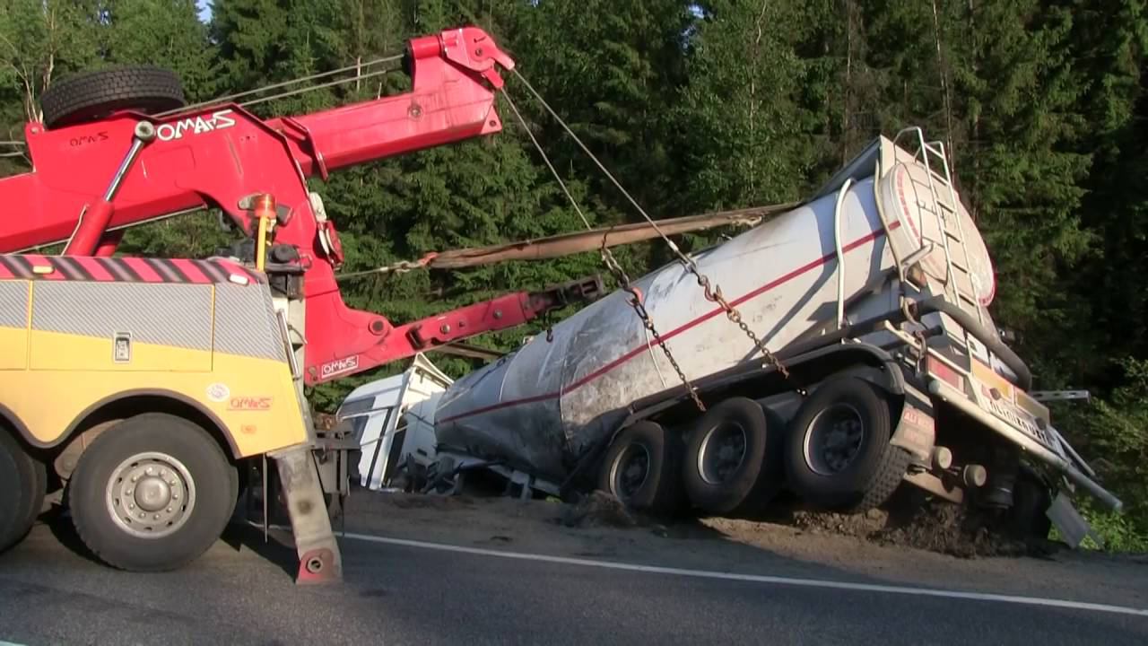 Грузовой эвакуатор, эвакуация цементовоза смотреть онлайн